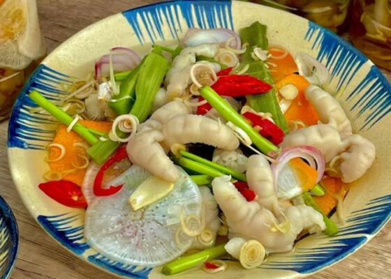 chan-ga-ngam-rau-tien vua