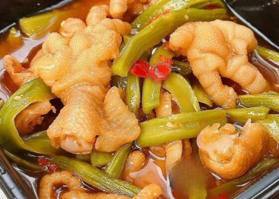 chan-ga-ngam-rau-tien vua